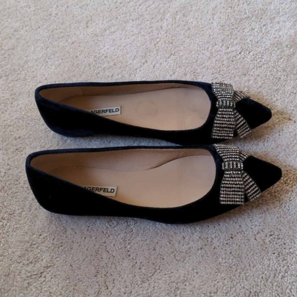 Karl Lagerfeld Paris Velvet Pointed Toe Flats Size 9